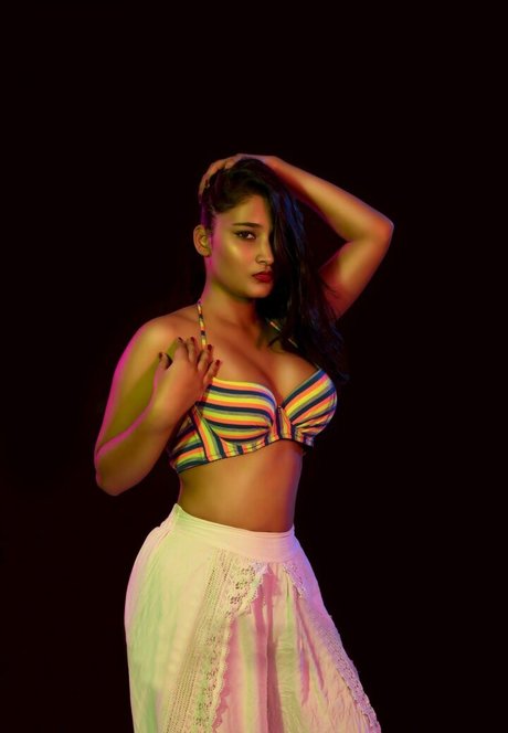Nahá fotka uniklých OnlyFans od Tanyasinha Lovers