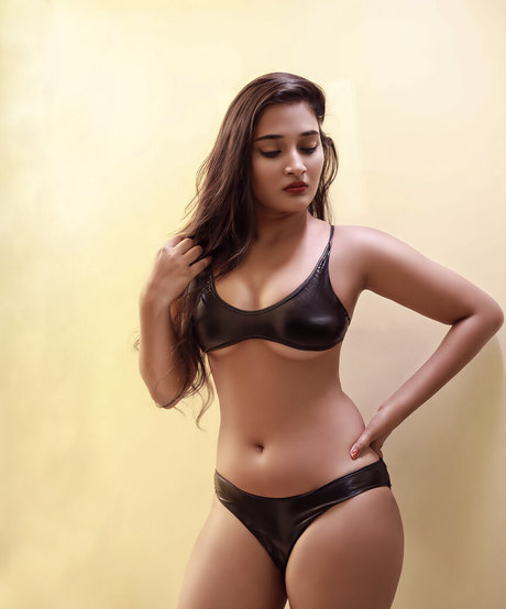 Nahá fotka uniklých OnlyFans od Tanyasinha Lovers