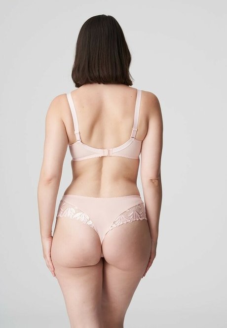 Photo nue de fuite OnlyFans de Sabrina Laporte