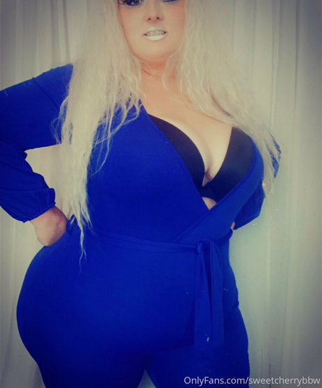 Nahá fotka uniklých OnlyFans od Sweetcherrybbw