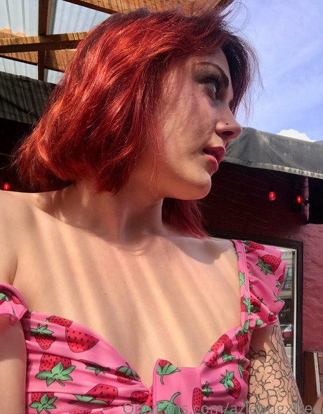 Nahá fotka uniklých OnlyFans od Aziebugxfree