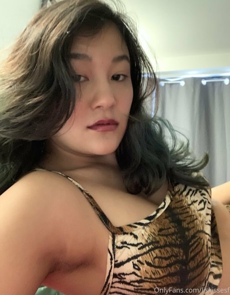 Naakte gelekte OnlyFans-foto van Liskissesf