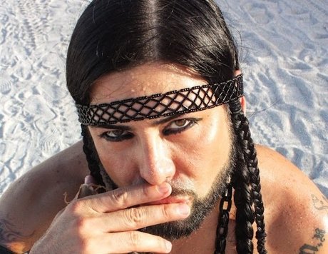 Naken lekkede OnlyFans-bilde av Cherry Boy