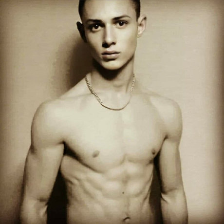 Naken lekkede OnlyFans-bilde av Alexander