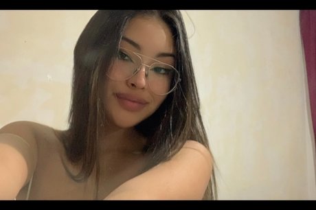 Naakte gelekte OnlyFans-foto van Mmmelgtz
