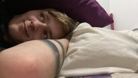 Naken lekkede OnlyFans-bilde av Ethan