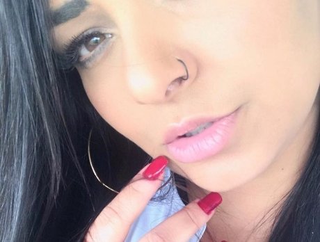 Naken lekkede OnlyFans-bilde av Mirella