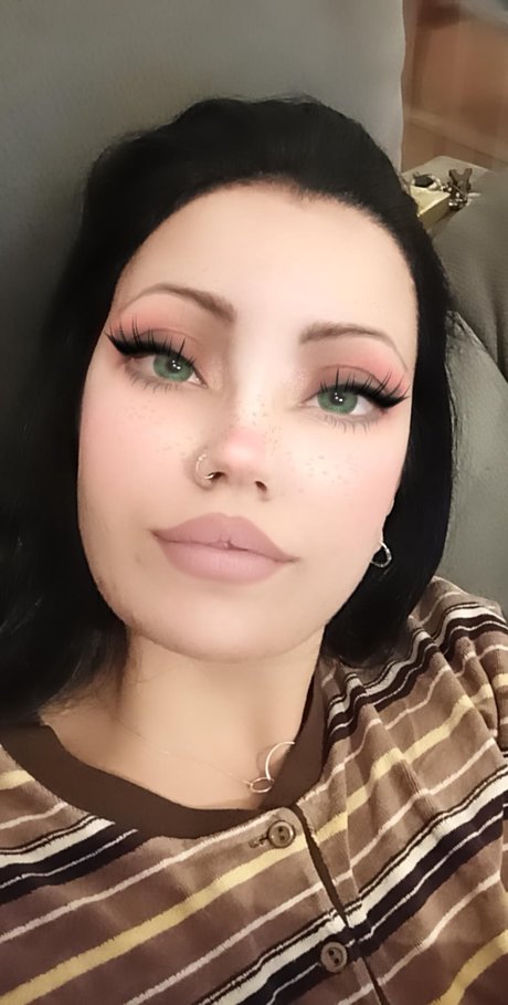 Naken lekkede OnlyFans-bilde av Sweet Peach