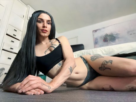Naken lekkede OnlyFans-bilde av  The Matryoshka 