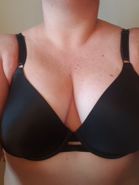 Naken lekkede OnlyFans-bilde av Thicampampscarred