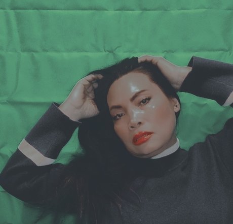 Naken läckt OnlyFans-bild av Flower