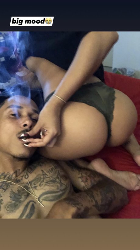Naken lekkede OnlyFans-bilde av Flick My Bic 