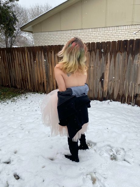 Nahá fotka uniklých OnlyFans od Juniper Rose