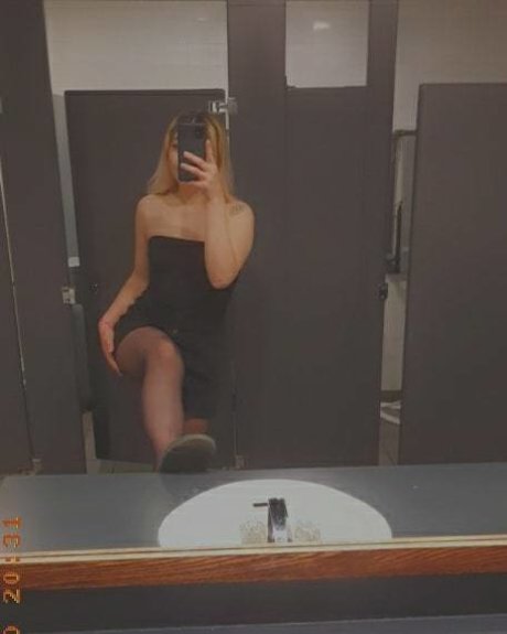 Nahá fotka uniklých OnlyFans od Miss Prettyshield