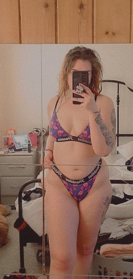 Naken läckt OnlyFans-bild av Leeanne