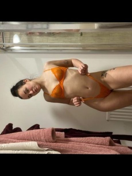 Naken läckt OnlyFans-bild av Olivia 