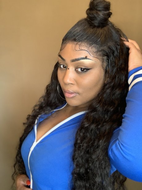 Naken lekkede OnlyFans-bilde av Keepingupwithshanena