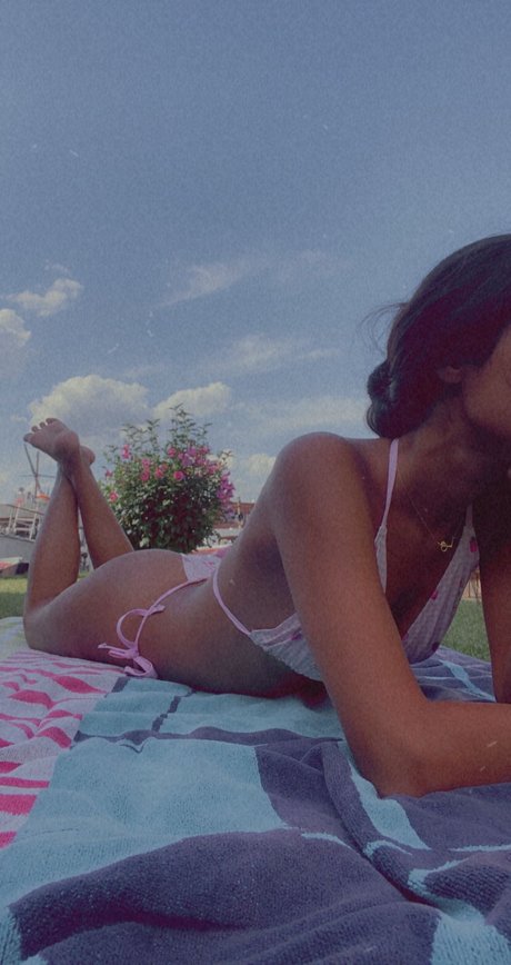 Nahá fotka uniklých OnlyFans od Ghazale Khalaj