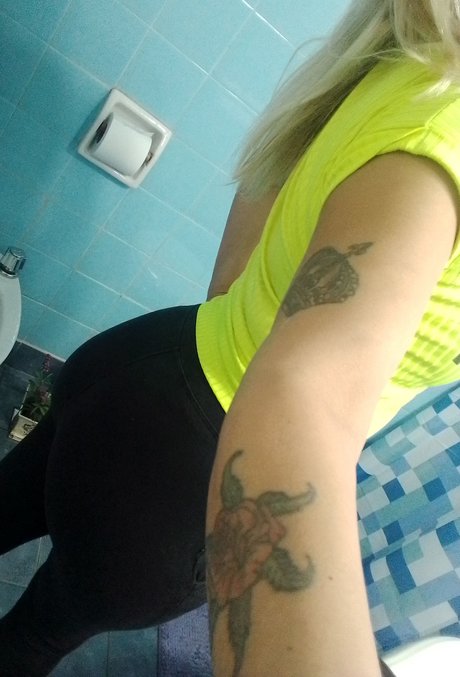 Naken lekkede OnlyFans-bilde av Raquel Hot Arg