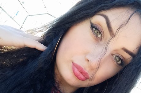 Nahá fotka uniklých OnlyFans od Emma