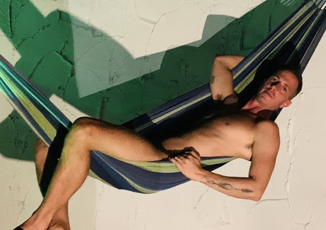 Naken lekkede OnlyFans-bilde av Mb