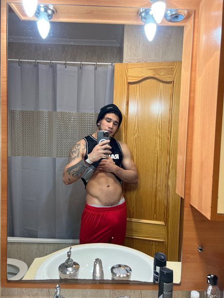 Naken läckt OnlyFans-bild av Reno Boggi Vip 