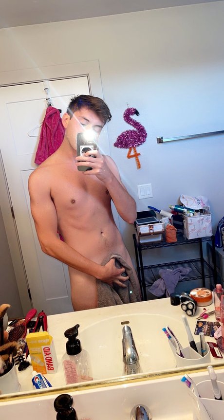 Naken lekkede OnlyFans-bilde av Grayson Rhodes