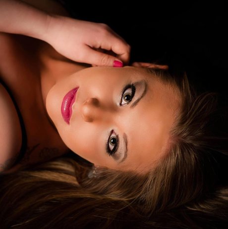Alaston vuotanut OnlyFans-kuva Meg Smoke
