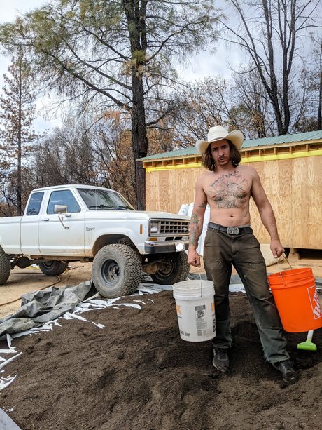 Naken lekkede OnlyFans-bilde av Nude Farmer