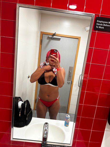 Naken lekkede OnlyFans-bilde av Ginger