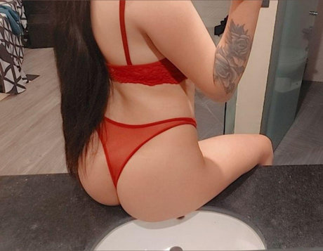 Naken lekkede OnlyFans-bilde av Magaly Mx