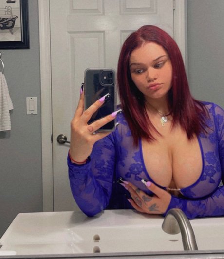 Alaston vuotanut OnlyFans-kuva Katie Kat