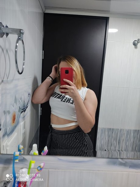 Naken lekkede OnlyFans-bilde av Stefani Loreto