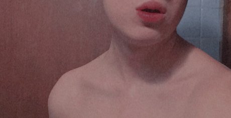Naken lekkede OnlyFans-bilde av Santi Gomitas