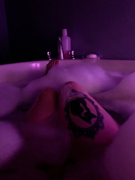 Naken lekkede OnlyFans-bilde av Daphne