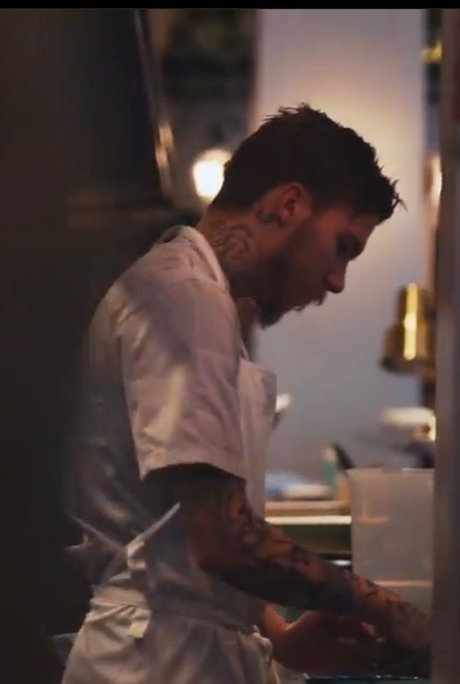 Foto nua vazada do OnlyFans de The Tattooed Naked Chef
