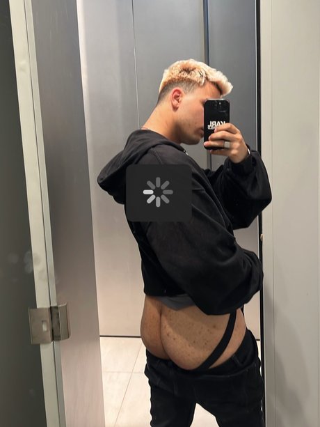 Обнаженная фотография утечки OnlyFans от Eduard