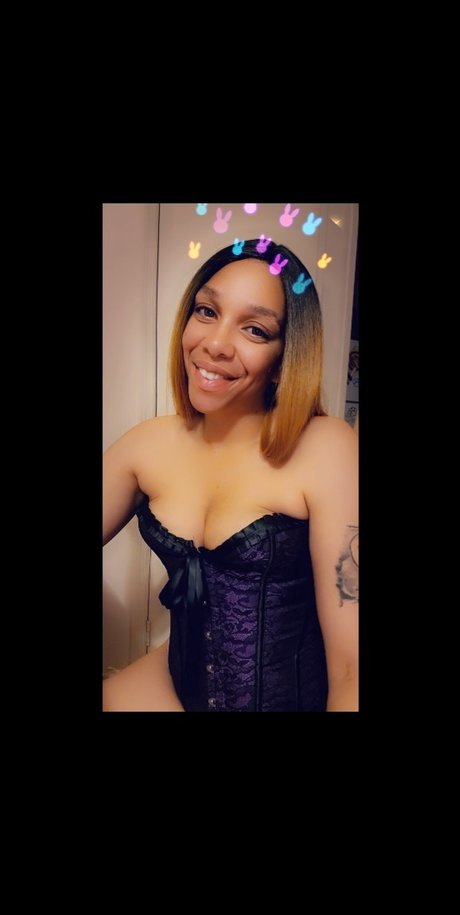 Naken läckt OnlyFans-bild av Bonnie Bell
