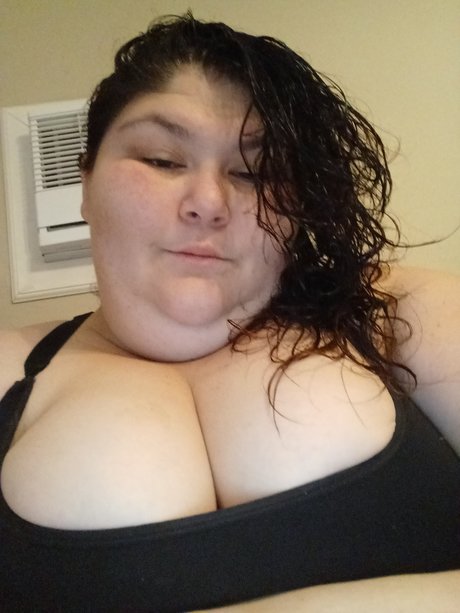 Naken läckt OnlyFans-bild av Fattygirlbunny