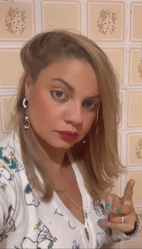 Naken lekkede OnlyFans-bilde av Carey