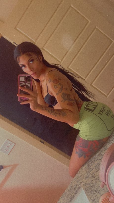 Naken lekkede OnlyFans-bilde av Da Pretty One