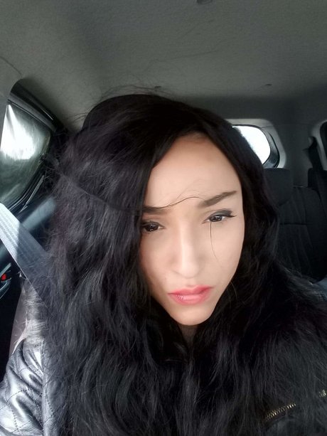 Naken lekkede OnlyFans-bilde av Slouani Lena