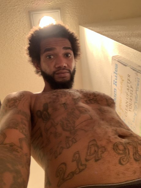Naakte gelekte OnlyFans-foto van Stoney Jackson