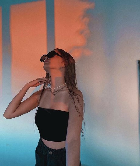 Naken läckt OnlyFans-bild av Girlnoshoes