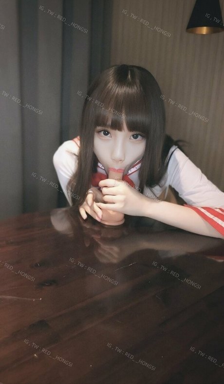 Обнаженная фотография утечки OnlyFans от Redhongsi