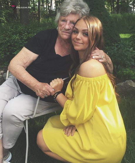Nagie wyciekłe zdjęcie OnlyFans od Clare Temerowski