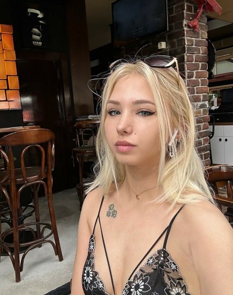 Naken lekkede OnlyFans-bilde av Linasuozgen