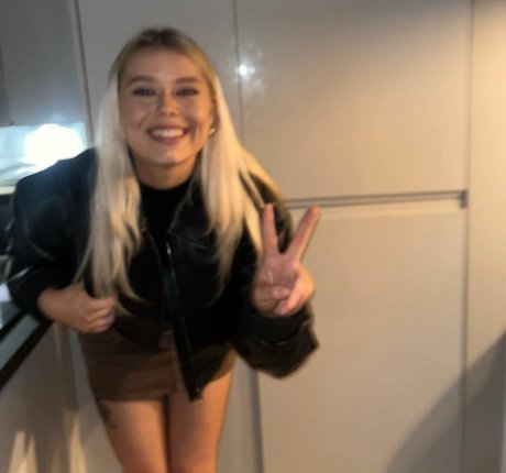 Sarah Anne Hooper  nude leaked OnlyFans photo