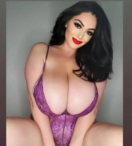 Klara Devine