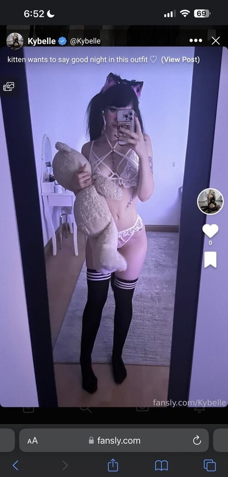 Naken lekkede OnlyFans-bilde av Kybelle